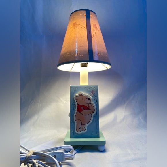 Disney Winnie The Pooh and Tigger night desk lamp - Picture 2 of 6